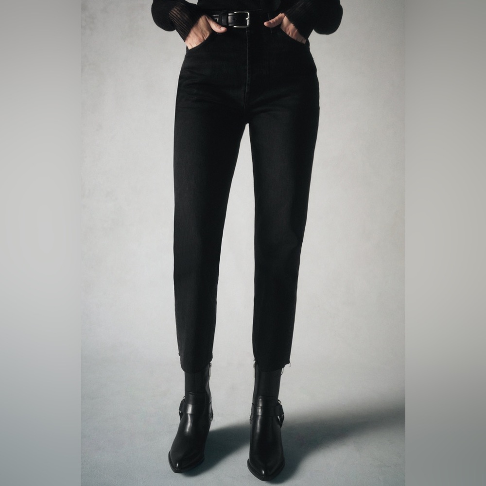 ZARA‎ HIGH RISE ANKLW LENGTH JEANS
